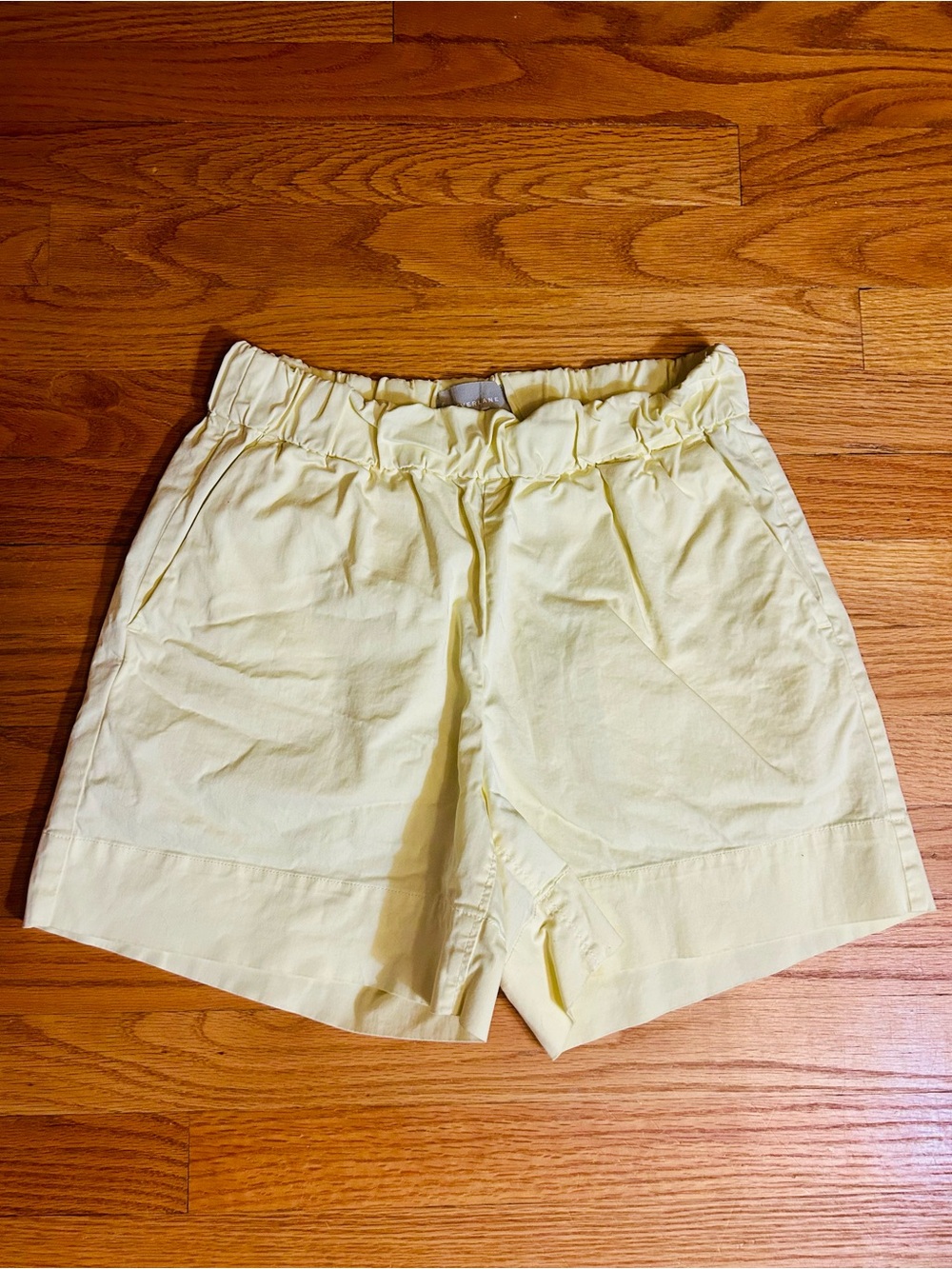 Everlane Easy Short Pastel Yellow Size 4
